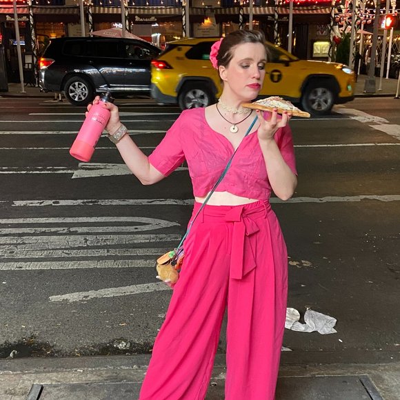 Meet your Posher, Anna - Picture 2 of 2